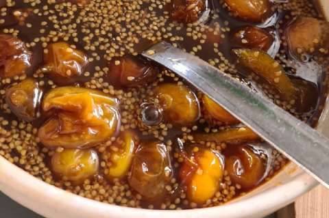 Cómo preparar uchuvas confitadas con naranja y canela