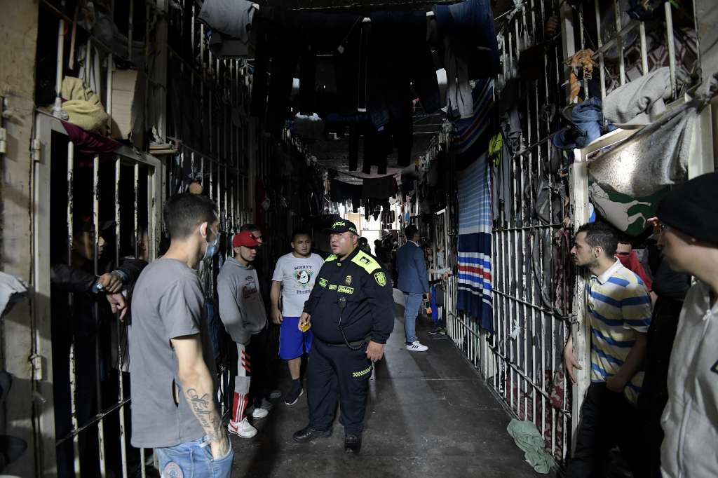 La Corte Constitucional realizó una inspección judicial a estaciones de policía del sur de Bogotá para poner en evidencia la crítica situación de la población privada de la libertad. Esta es la primera de varias visitas que se realizarán en el territorio nacional.