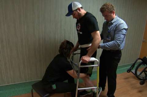 Personas parapléjicas volvieron a caminar gracias a una terapia de estimulación eléctrica