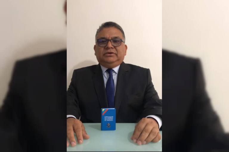General acusa a Maduro de ser un “títere” de Cuba