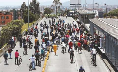 Falta de ayudas en Bogotá: una bomba que aún no se desactiva