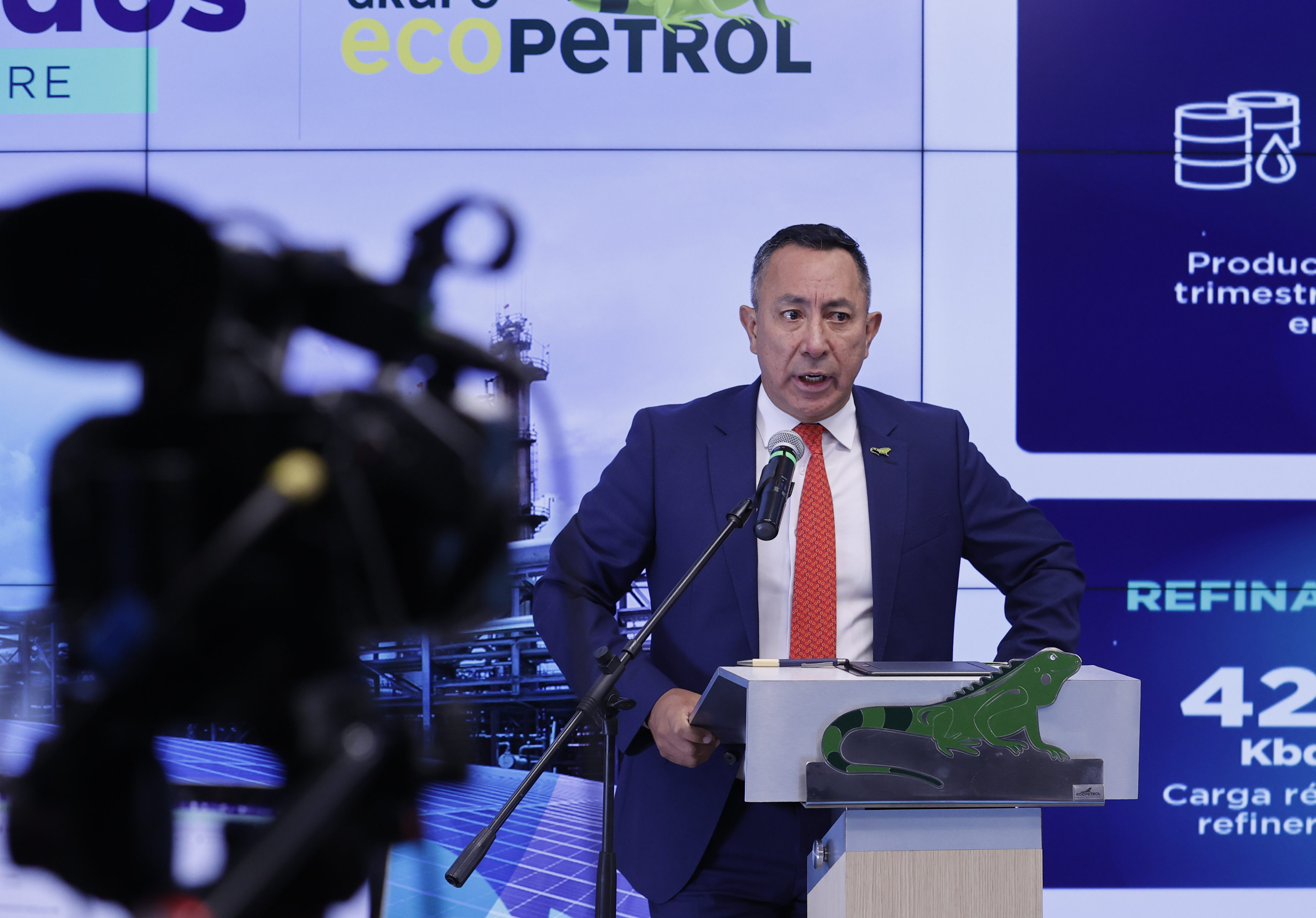 AME9136. BOGOTÁ (COLOMBIA), 08/08/2023.- Ricardo Roa, presidente de Ecopetrol y exgerente de la campaña presidencial de Gustavo Petro, habla durante la presentación de resultados financieros y operativos del segundo trimestre de 2023, hoy en Bogotá (Colombia). EFE/ Mauricio Dueñas Castañeda
