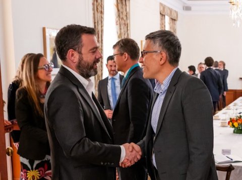 Alcaldía gestiona cooperación con EE. UU. para financiar obras en la capital