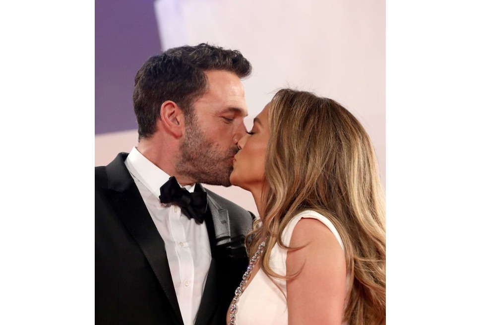 En todos estos meses, JLo y Ben Affleck han dado rienda suelta a sus sentimientos y expresiones de amor sin importar las cámaras que tengan alrededor captando cada paso que dan. La pareja tiene planes de casarse.