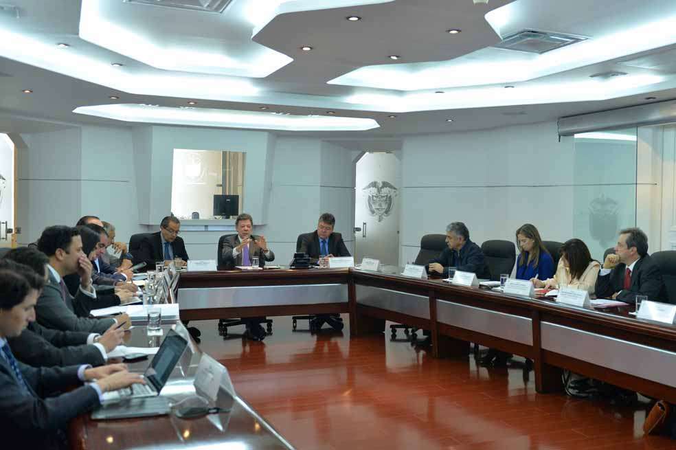 El presidente Juan Manuel Santos, ayer en la primera reunión preparatoria para el Gran Pacto Nacional del Sector Agropecuario y el Desarrollo Rural.  / Presidencia