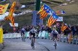 Ayuso derrotó a Roglič en la montaña y es el nuevo líder de la Vuelta a Cataluña