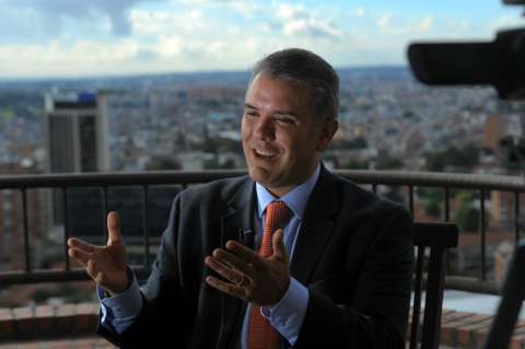 Iván Duque será senador hasta el 10 de abril