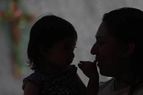 Zarandear a un niño es un delito, ¿Cómo tener una crianza responsable?