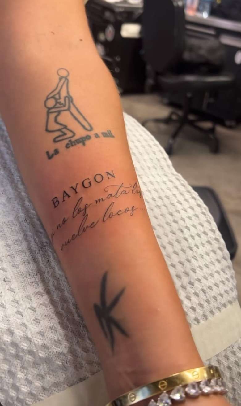 Andrea Valdiri se hizo un tatuaje y fue víctima de burlas. ¿Qué le dibujaron?