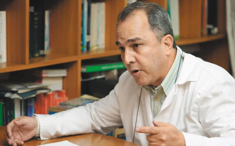 Uno de los libros del profesor Orlando Rangel fue premiado en 2003 por la Fundación Alejandro Ángel Escobar. / Agencia de Noticias de la Universidad Nacional.