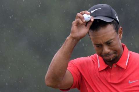 Tiger Woods se retira del Abierto de Dubái por problemas en la espalda