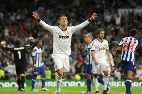 Real Madrid recupera su pegada y golea a La Coruña