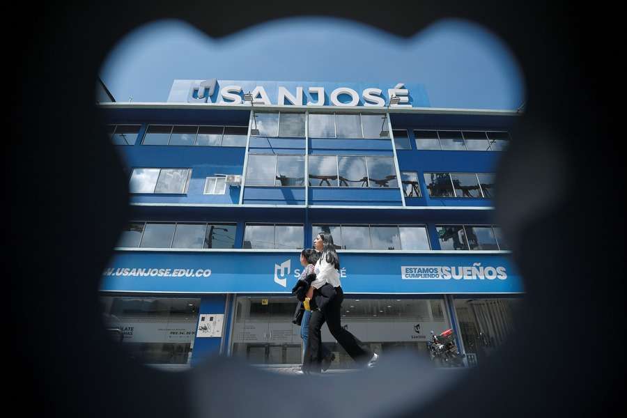 La Fundación de Educación Superior San José pasó de tener 301 estudiantes en 2021 a 2.022 en 2022. Al año siguiente, duplicó esa cifra, según las bases de datos del Ministerio de Educación: graduaron a 5.700 alumnos de sus programas.