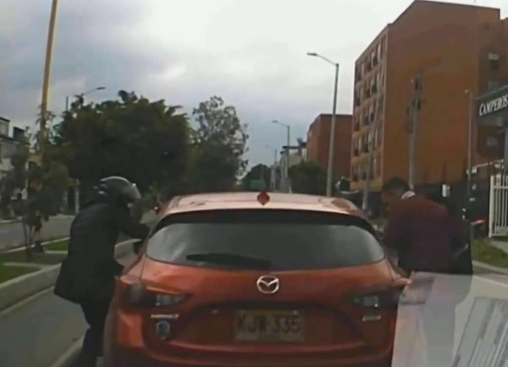 Según la Secretaría de Seguridad, las personas afectadas no quisieron interponer la denuncia ni entregar detalles sobre los elementos hurtados. Incluso, solicitaron a los uniformados retirarse del lugar.