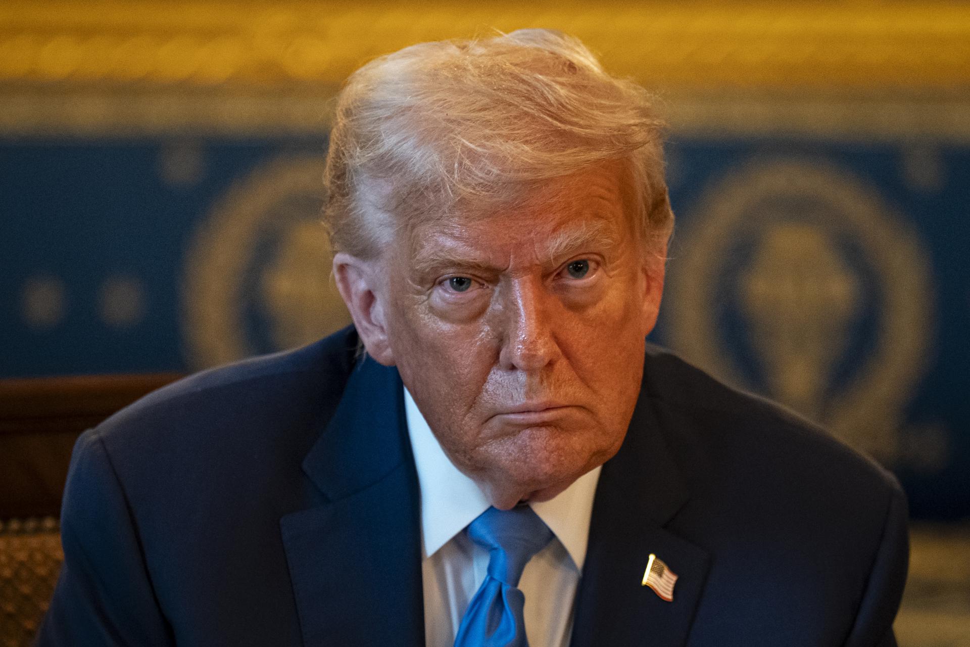 WASHINGTON, DC (United States), 07/07/2025.- US President Donald Trump reacts during a dinner with Israeli Prime Minister Benjamin Netanyahu (not pictured) in the Blue Room of the White House in Washington, DC, USA, 07 July 2025. Israeli Prime Minister Benjamin Netanyahu told President Donald Trump he nominated him for the Nobel Peace Prize, using a visit to the White House to further cement the pair’s relationship as the US presses for a ceasefire in Gaza. EFE/EPA/ALEXANDER DRAGO / POOL