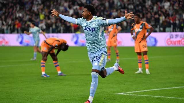 Juan David Cabal celebra su primer gol con la camiseta de la Juventus.