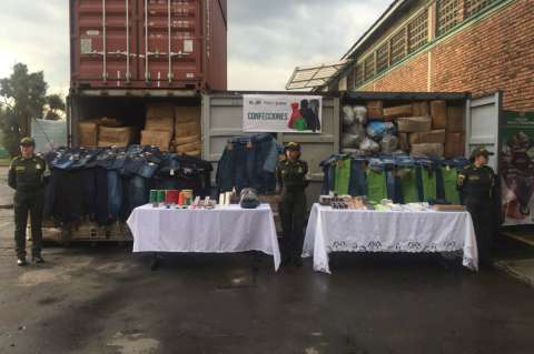 Policía incautó más de cien mil piezas de lencería en operación anti contrabando