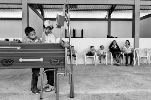 “Macondo”, el libro que retrata la guerra y la paz en Colombia