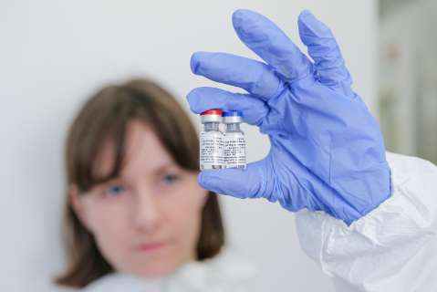 Oxford y AstraZeneca retoman los ensayos clínicos de la vacuna contra el Covid-19
