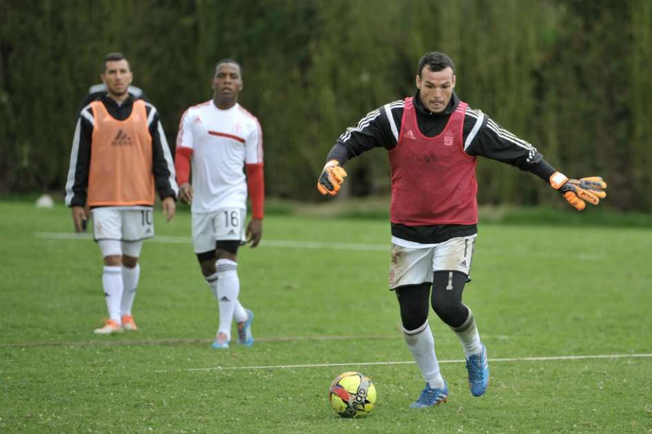 Alexis Viera se recupera satisfactoriamente del disparo sufrido en agosto. Foto: Gustavo Torrijos - El Espectador