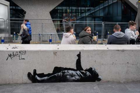 Banksy revela dos nuevos murales idénticos en Londres