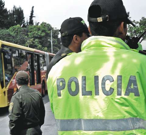 Capturados tres policías por presunto abuso de autoridad contra un usuario de Transmilenio
