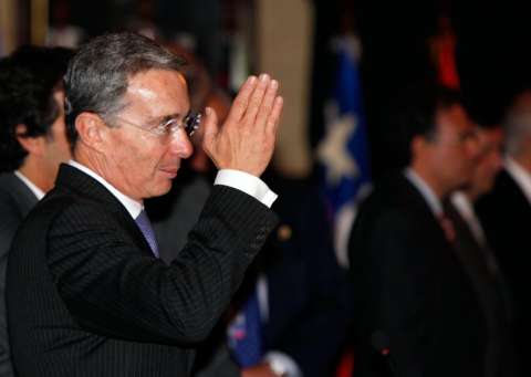 "Santos no es el presidente de la paz": Uribe