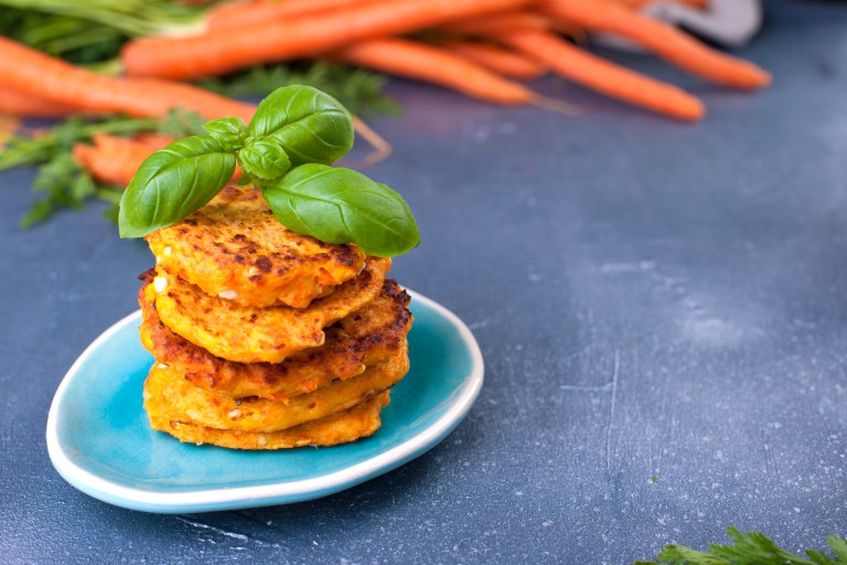 Pancakes de zanahoria, una receta ideal para desayunar
