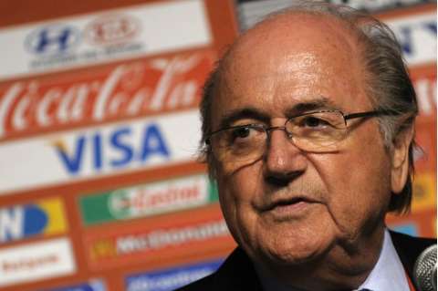 Presión de patrocinadores forzará el adiós de Blatter, dice presidente de Federación inglesa
