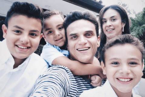 Silvestre Dangond adquirió lujosa mansión en Miami
