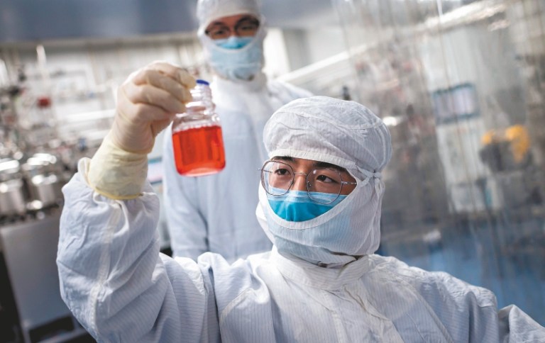 China es el mayor contribuyente a las revistas científicas. Supera a Estados Unidos