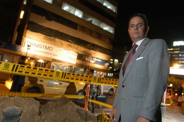 Fue víctima de dos atentados: uno en 2002 y otro en 2005. El primero fue en su oficina en el Congreso y por él perdió su meñique, su anular y la mitad del dedo corazón. El segundo fue en frente de las oficinas de Caracol Radio (en la foto), donde explotó un carrobomba.