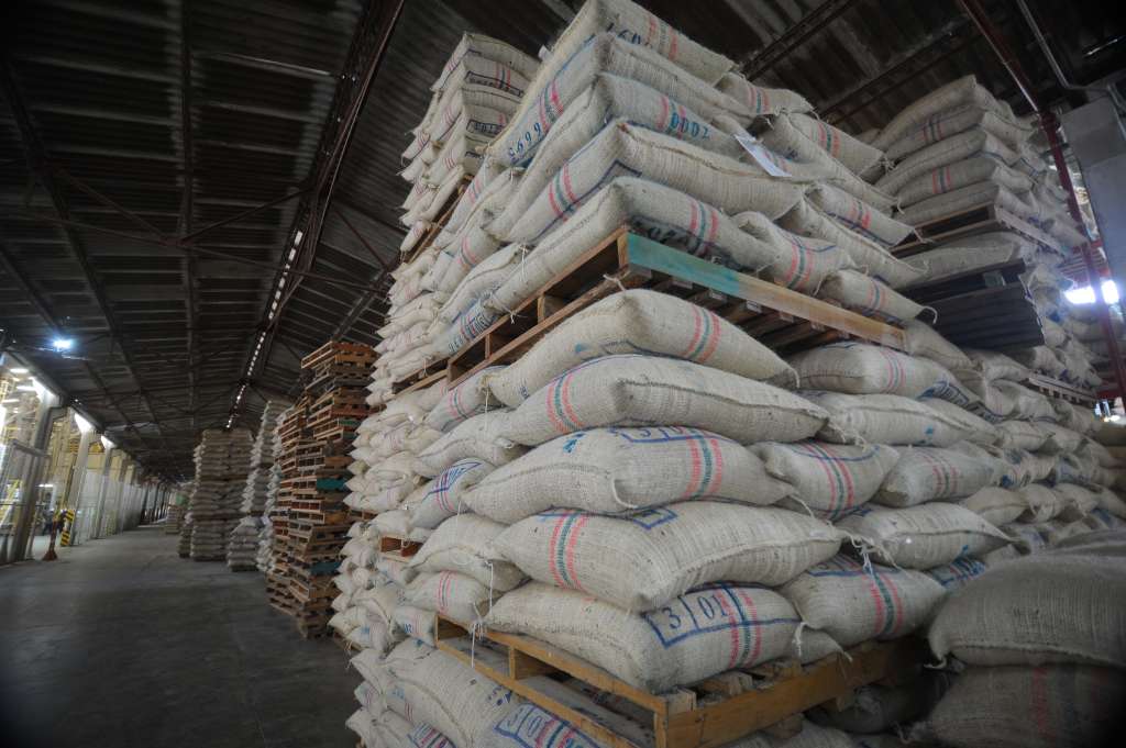 Centro logístico integral de café, cuenta con 4.400 metros cuadrados de área construida, 14 metros de altura, siete muelles con plataformas hidráulicas y puertas eléctricas; Centro que pertenece a la empresa Almacenes de Depósito de Café (Almacafé).