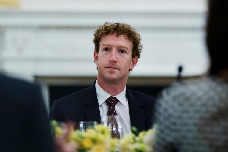 Zuckerberg rechaza críticas por presunto diseño adictivo de redes sociales en menores