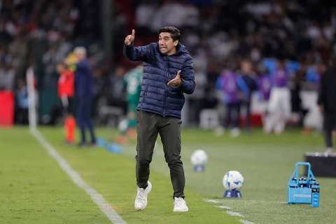 ¿Problemas para Jhon Arias en Palmeiras? El DT generó polémica por una respuesta