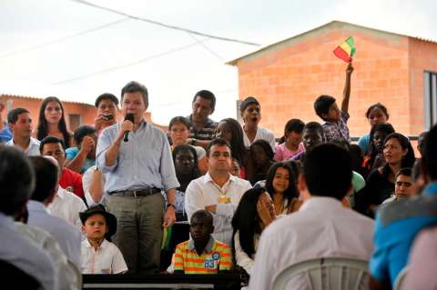 ¿Haciendo casas a cambio de votos?