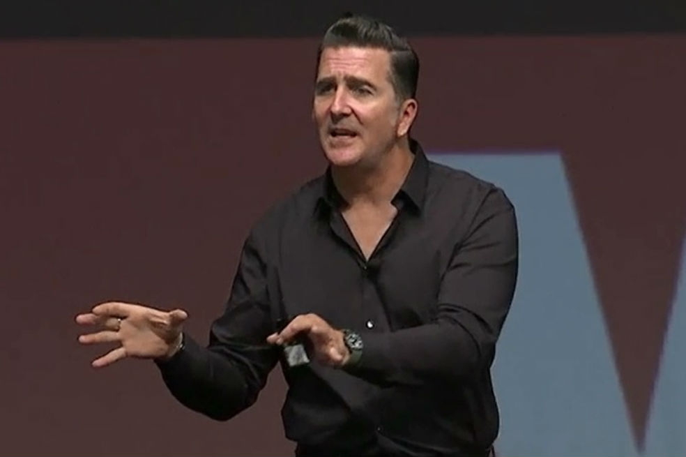 Adam Steltzne, ingeniero de la NASA
