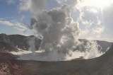 Miles de filipinos evacuados por la erupción del volcán Taal
