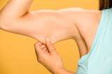 Ejercicios para decirle adiós al ‘brazo de tía’ después de los 35 años
