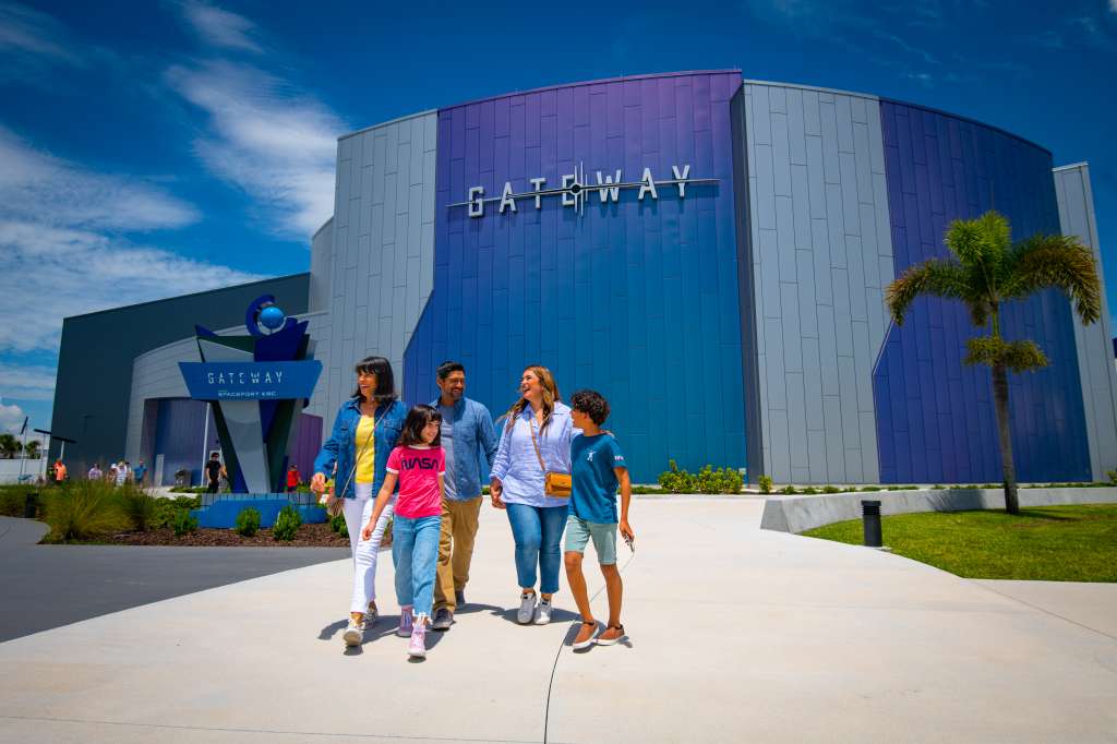Kennedy Space Center Visitor Complex está abierto