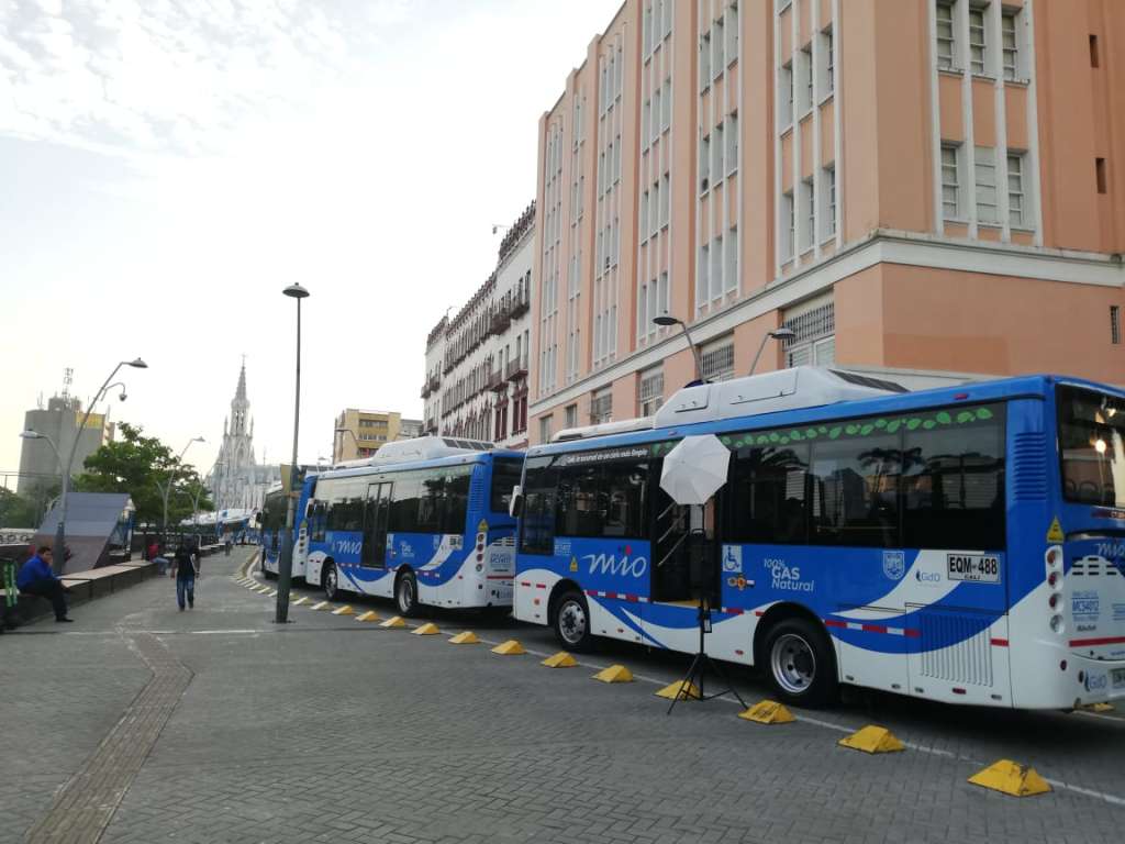 Los 21 nuevos buses tendrán puertos USB para recargar los celulares de los pasajeros y contará con un sistema moderno para que el conductor pueda realizar un diagnóstico del estado del vehículo en tiempo real. / Cortesía de la Alcaldía de Cali