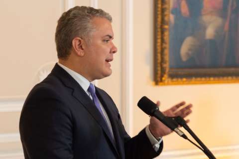 Cae cuatro puntos la imagen favorable del presidente Duque, según Datexco