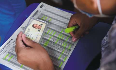 Partidos políticos postularon a 67.042 jurados de votación para la primera vuelta