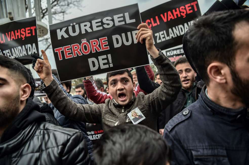 Miles de manifestantes alrededor del mundo le dijeron "no al terrorismo global", sumándose a las condenas por el ataque en dos mezquitas en Nueva Zelanda esta semana.  / AFP