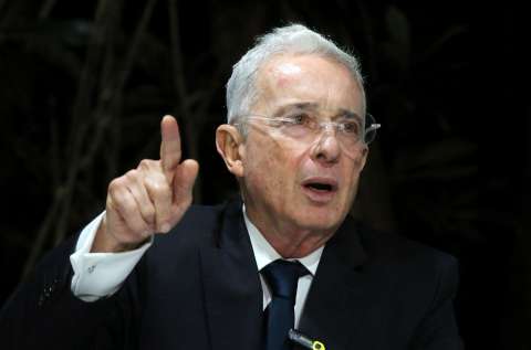 Expresidente Álvaro Uribe podría retirar al Centro Democrático de consulta presidencial