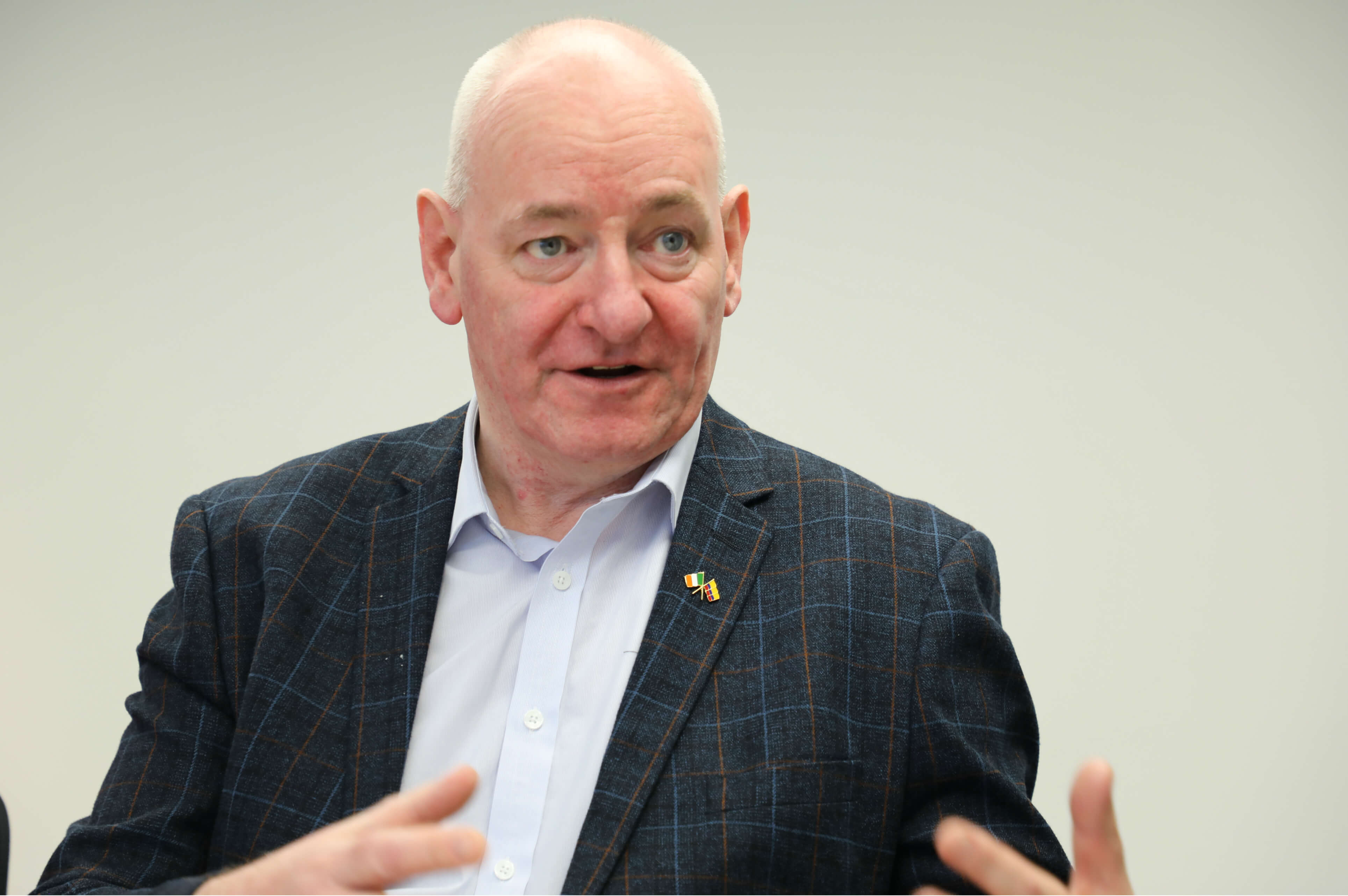 Mark Durkan, político irlandés y negociador del Acuerdo del Viernes Santo, destacó la creación de la JEP. / Cortesía JEP