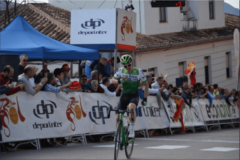 Gonzalo Serrano ganó la segunda etapa de la Vuelta a Andalucía
