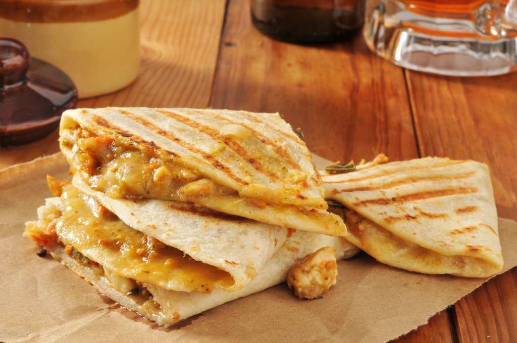 Triangulitos de queso con huevo y jamón
