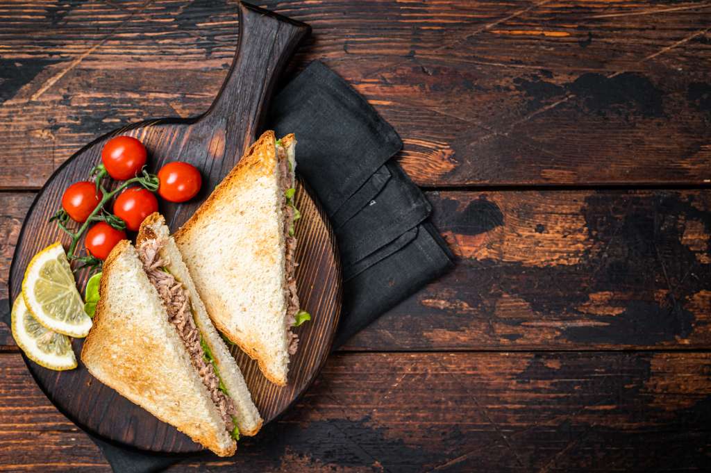 Sándwich de atún