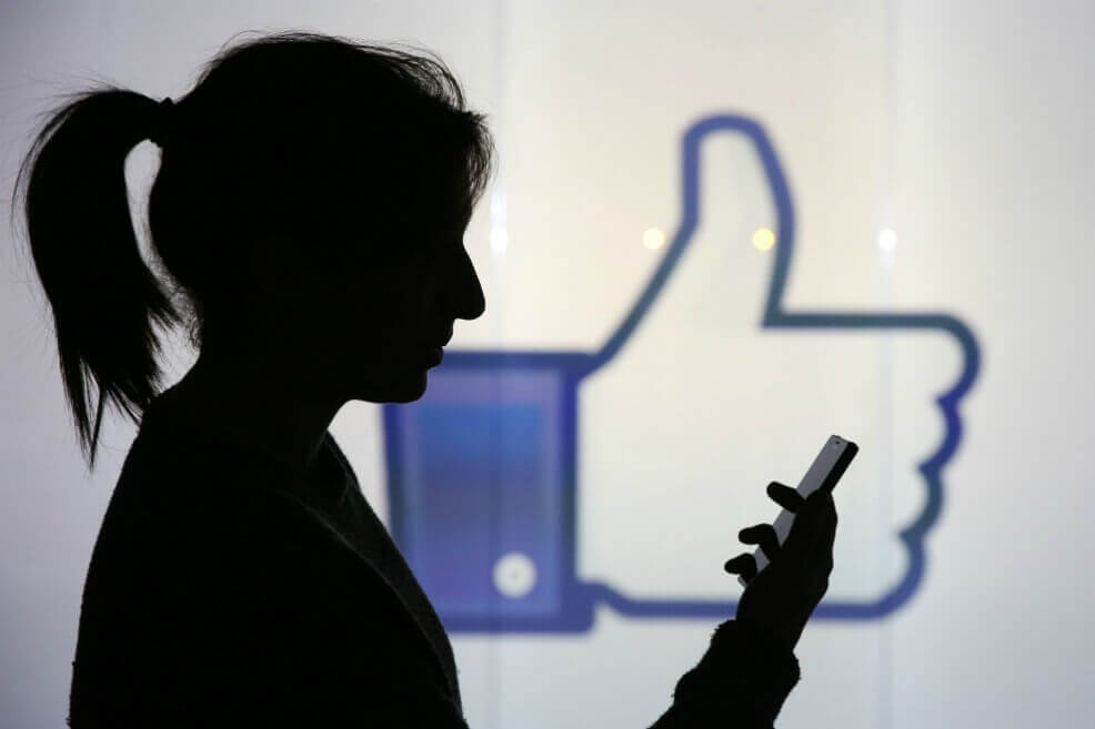 Facebook es una de las principales redes sociales a nivel mundial, con casi 2.800 millones de usuarios mensuales. / Bloomberg.